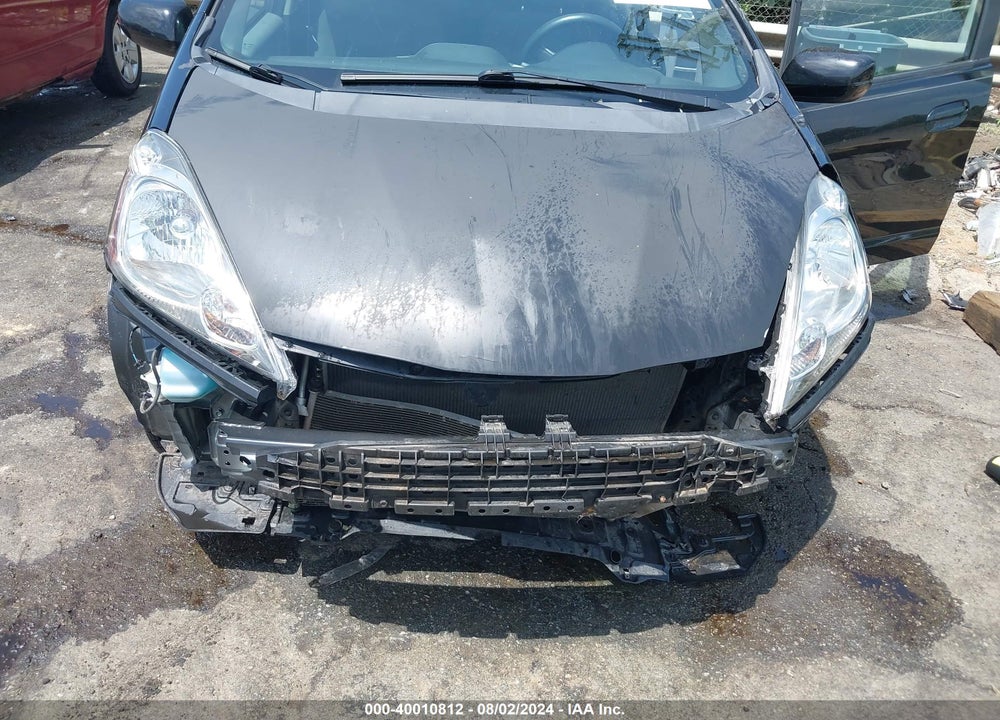 2013 HONDA FIT VIN: JHMGE8H37DC045811