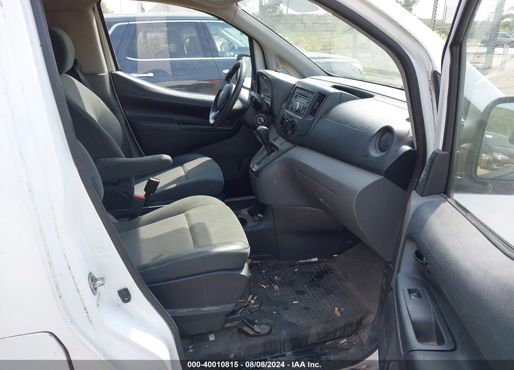 2015 NISSAN NV200 VIN: 3N6CM0KN8FK735172