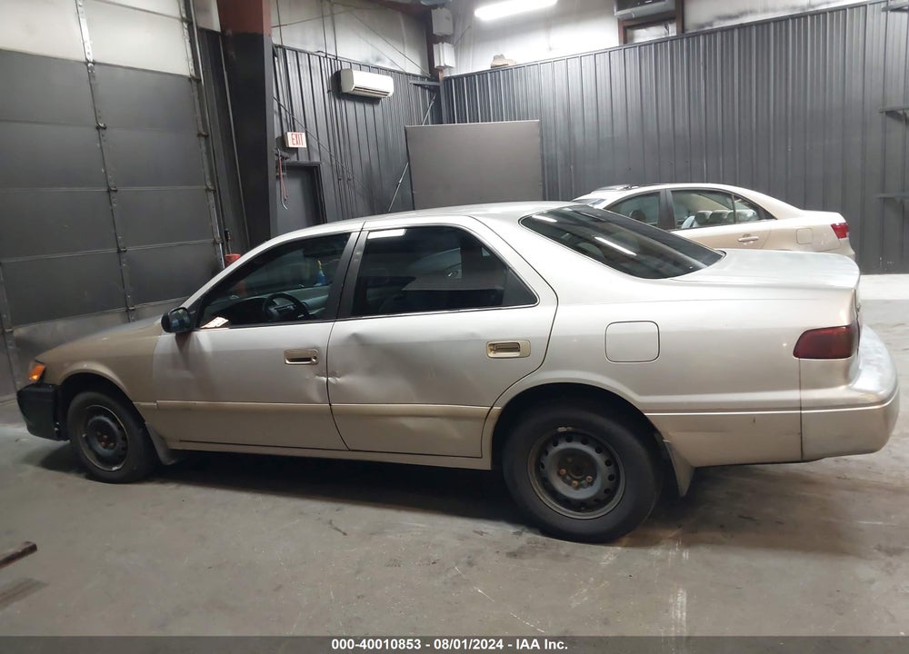 2000 TOYOTA CAMRY CE VIN: 4T1BG22K2YU712895