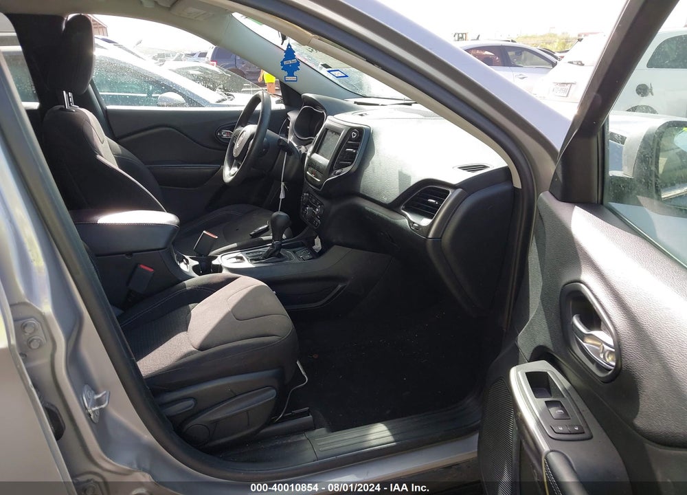 2019 CHEROKEE JEEP  LATITUDE FWD VIN: 1C4PJLCB7KD285110