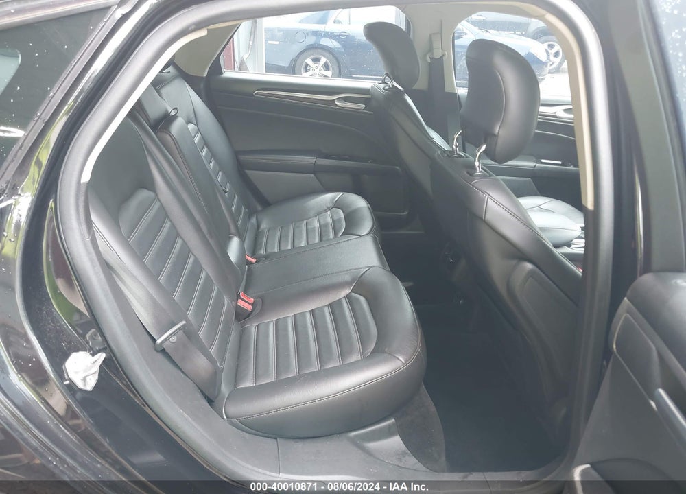 2015 FORD FUSION SE VIN: 3FA6P0HD9FR110007