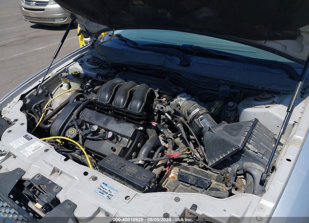 2000 FORD TAURUS SES VIN: 1FAFP55S8YA206627