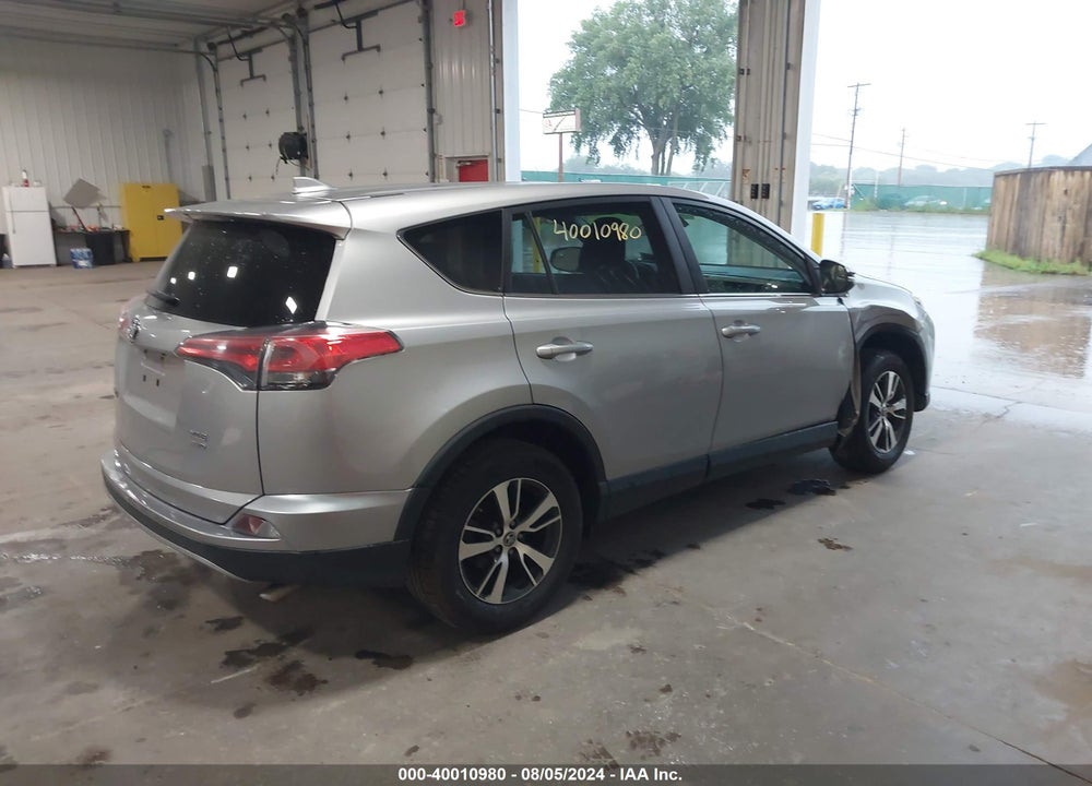 2018 TOYOTA RAV4 XLE VIN: 2T3RFREV9JW804437
