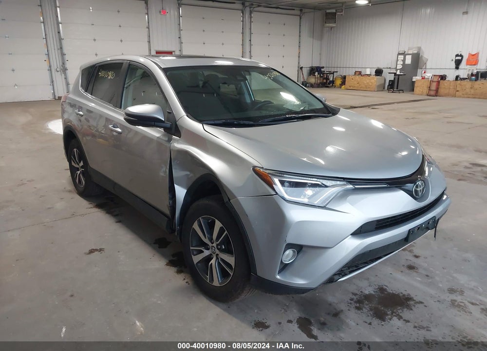 2018 TOYOTA RAV4 XLE VIN: 2T3RFREV9JW804437