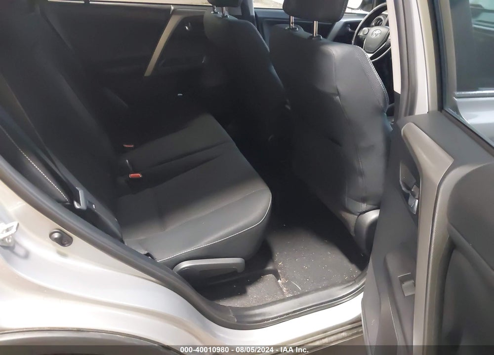 2018 TOYOTA RAV4 XLE VIN: 2T3RFREV9JW804437