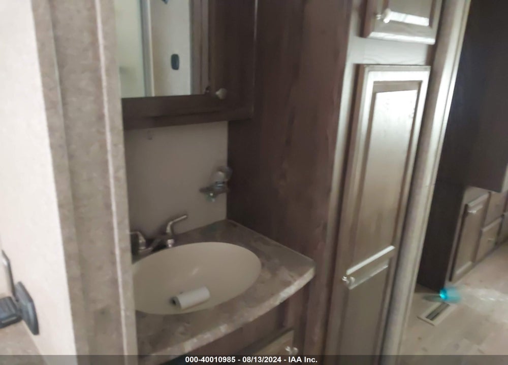 2018 FOREST RIVER ROCKWOOD M-3008V VIN: 4X4TRLF27J1881153