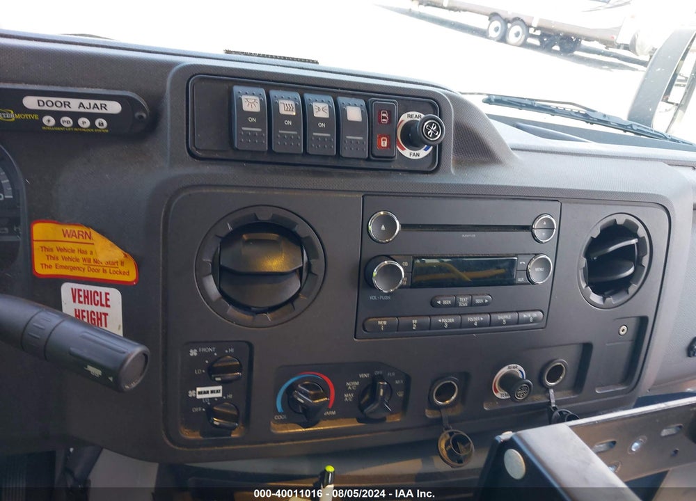 2019 FORD E-350 CUTAWAY VIN: 1FDEE3F63KDC39649