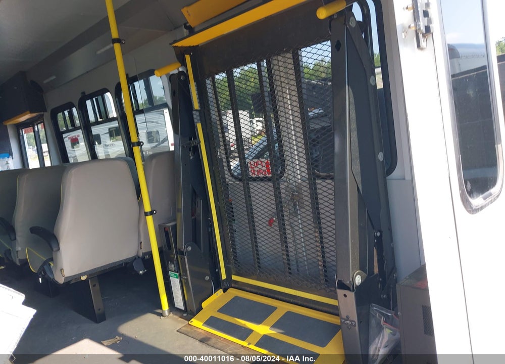 2019 FORD E-350 CUTAWAY VIN: 1FDEE3F63KDC39649