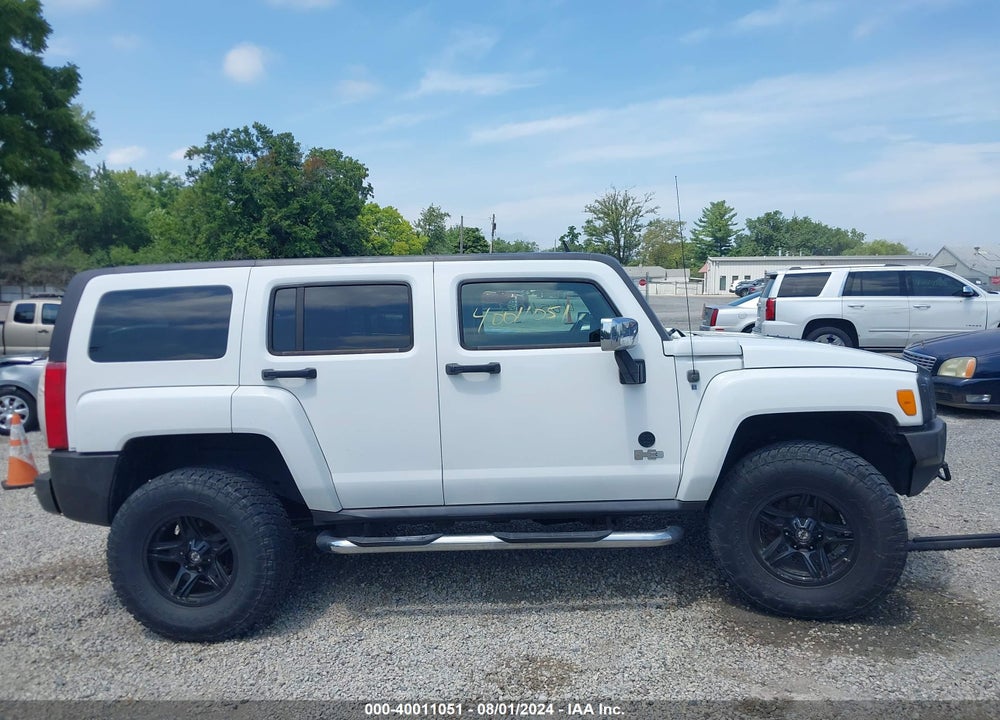 2007 HUMMER H3 SUV VIN: 5GTDN13E978188800
