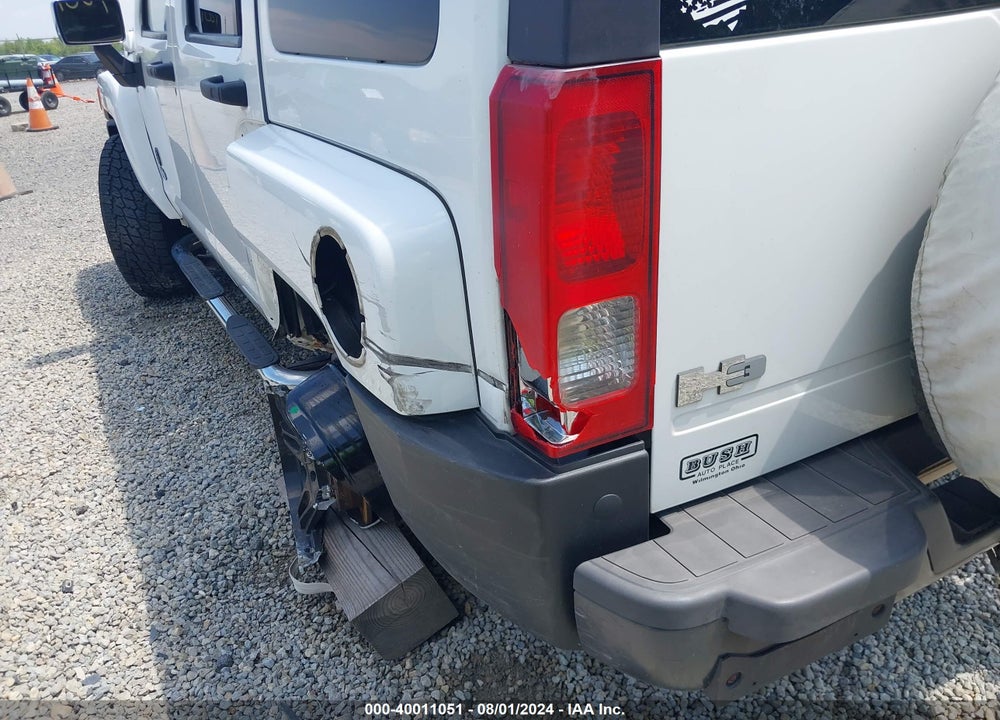 2007 HUMMER H3 SUV VIN: 5GTDN13E978188800