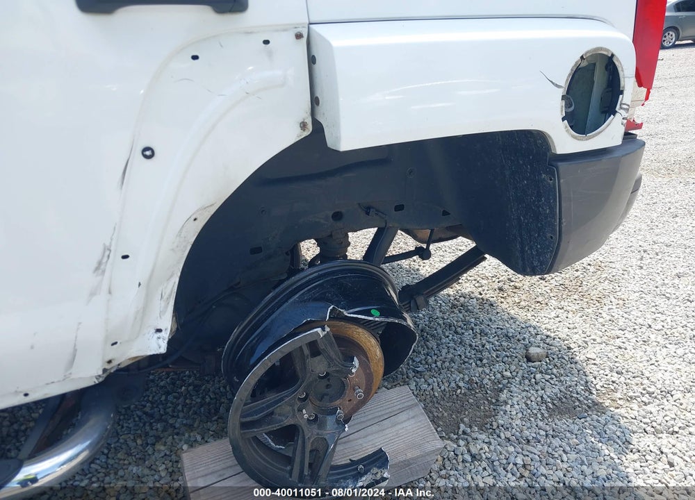 2007 HUMMER H3 SUV VIN: 5GTDN13E978188800
