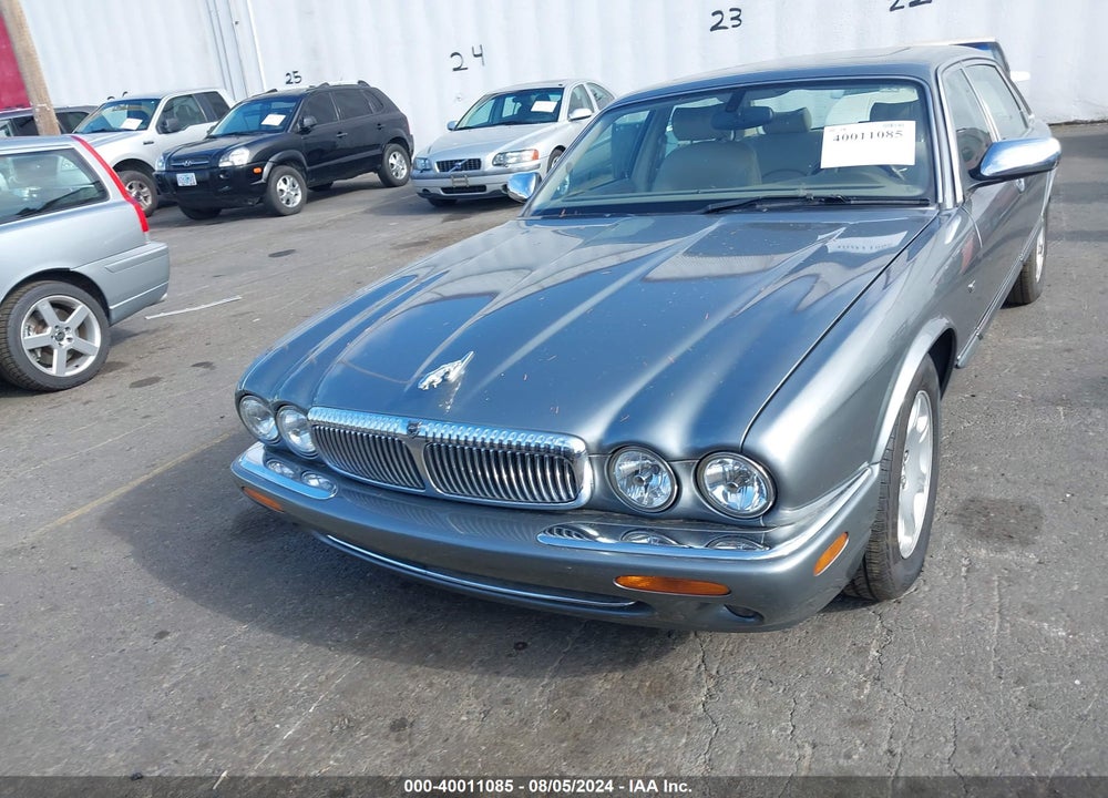 2002 JAGUAR XJ8 VANDEN PLAS VIN: SAJDA24C02LF44454