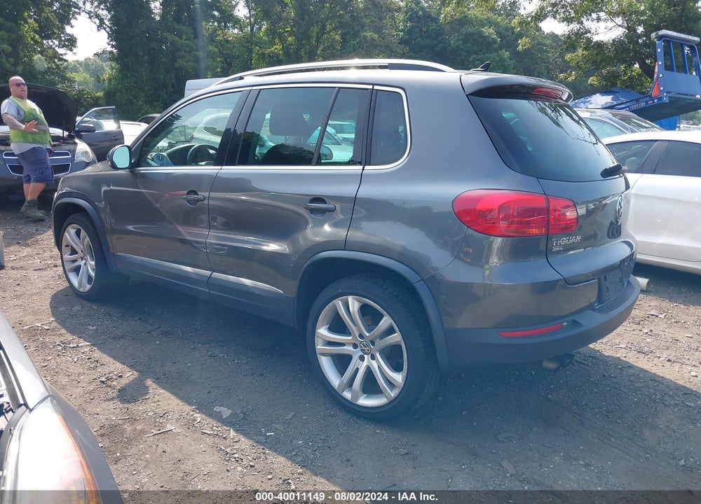 2016 VOLKSWAGEN TIGUAN SEL VIN: WVGBV7AX3GW565425