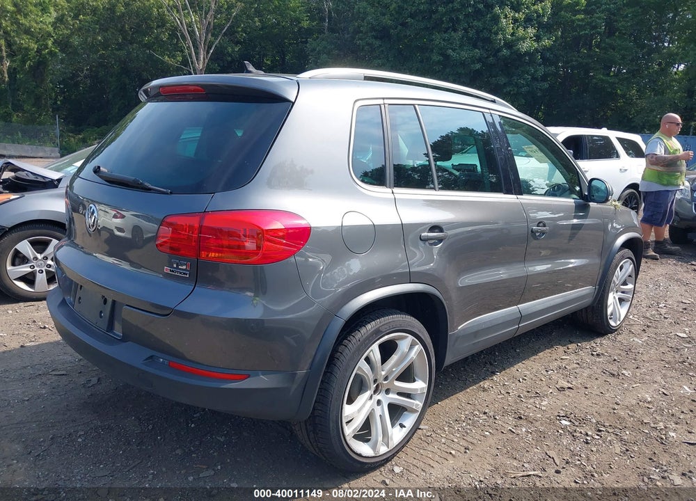 2016 VOLKSWAGEN TIGUAN SEL VIN: WVGBV7AX3GW565425