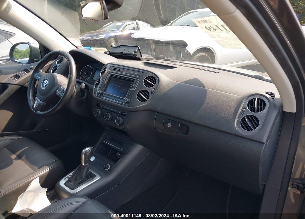 2016 VOLKSWAGEN TIGUAN SEL VIN: WVGBV7AX3GW565425