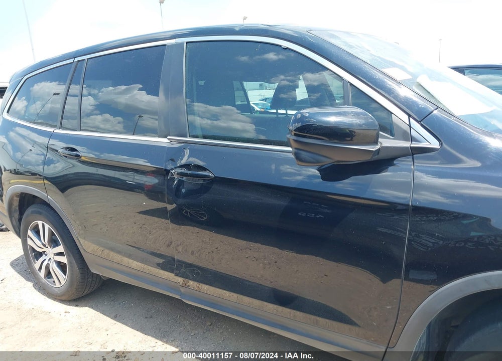 2017 HONDA PILOT EX VIN: 5FNYF5H35HB005026