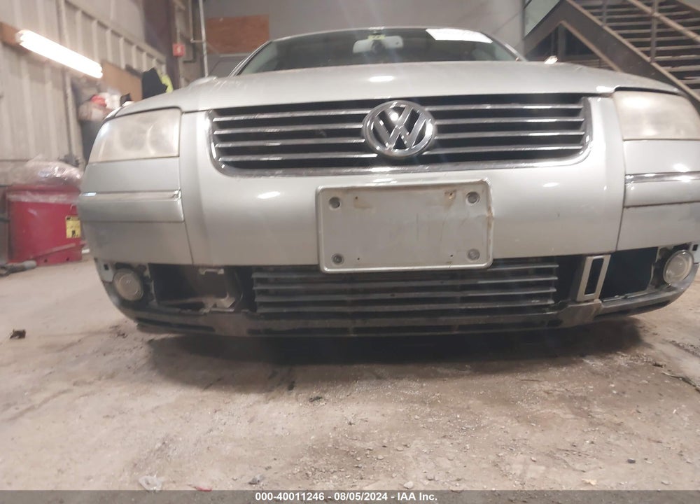 2005 VOLKSWAGEN PASSAT GLX VIN: WVWTU63B35E057465