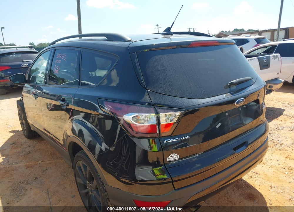 2018 FORD ESCAPE SE VIN: 1FMCU9GDXJUD18390