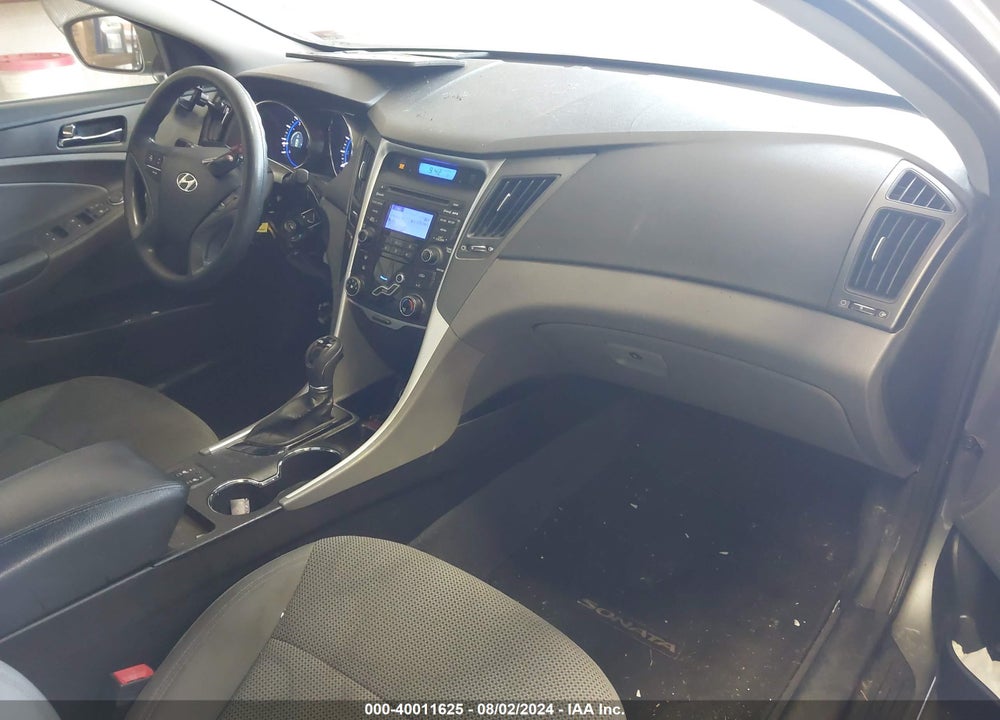 2013 HYUNDAI SONATA GLS VIN: 5NPEB4AC5DH727840