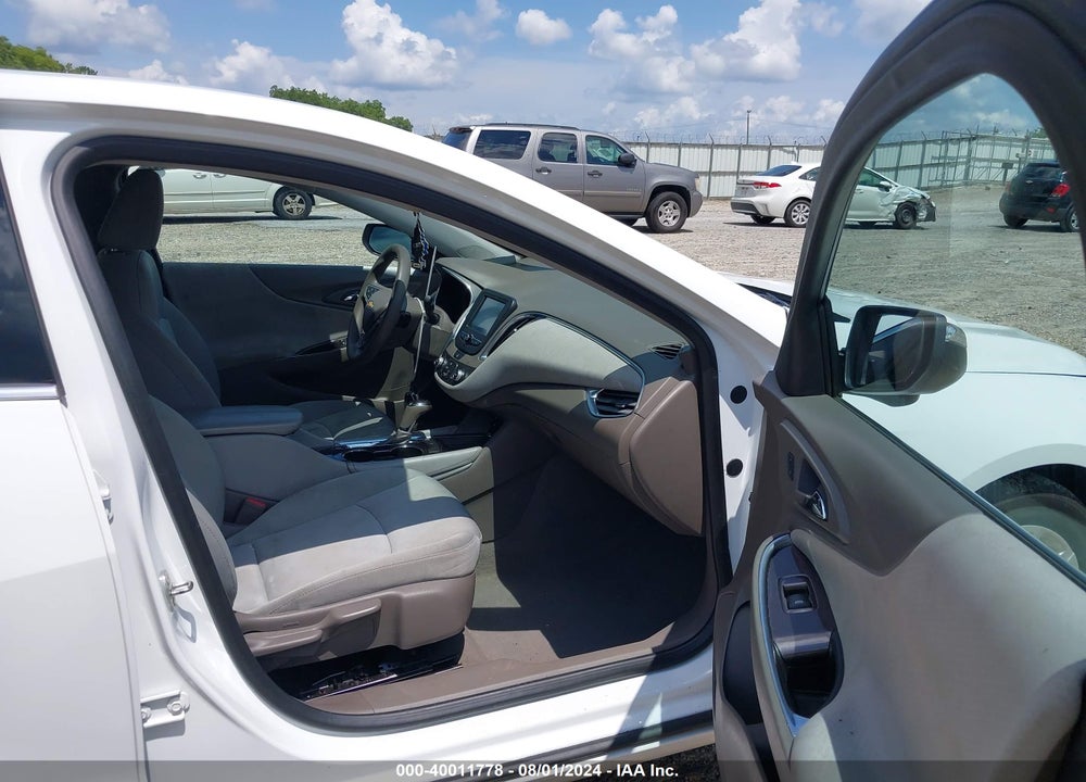 2018 CHEVROLET MALIBU LT VIN: 1G1ZD5ST3JF181358