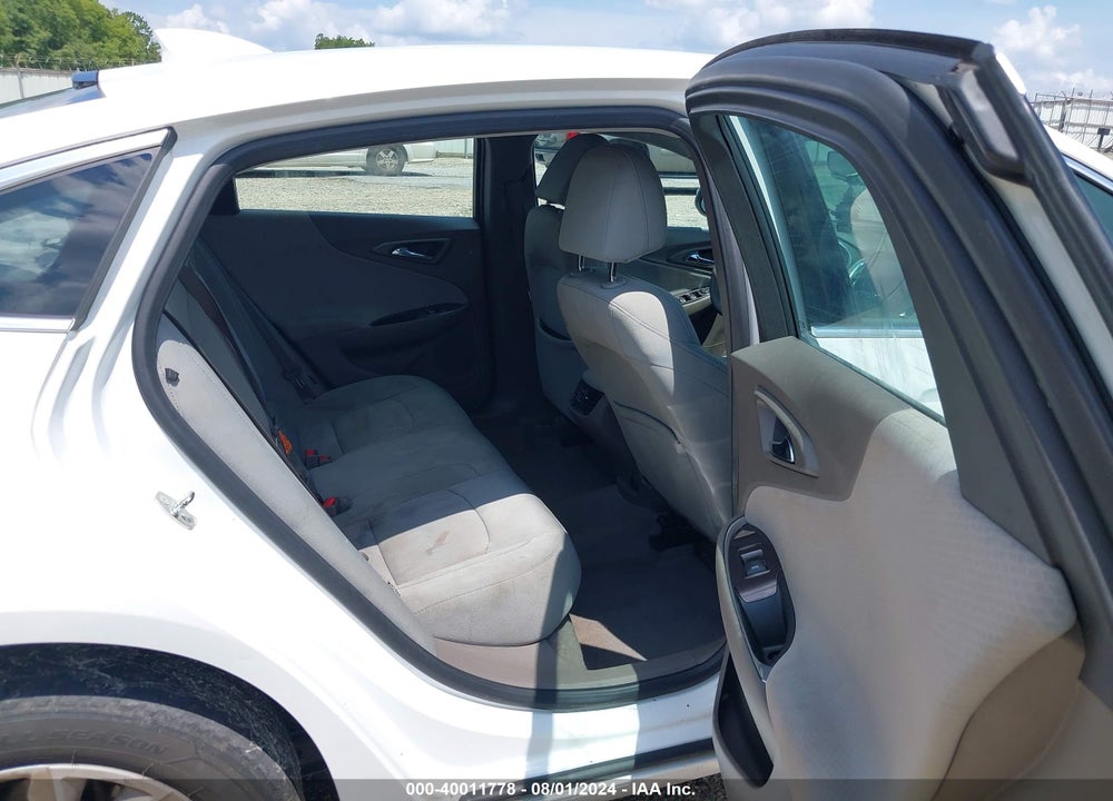 2018 CHEVROLET MALIBU LT VIN: 1G1ZD5ST3JF181358