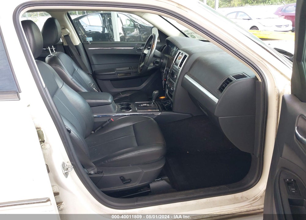 2008 CHRYSLER 300 TOURING VIN: 2C3KA53G08H255710
