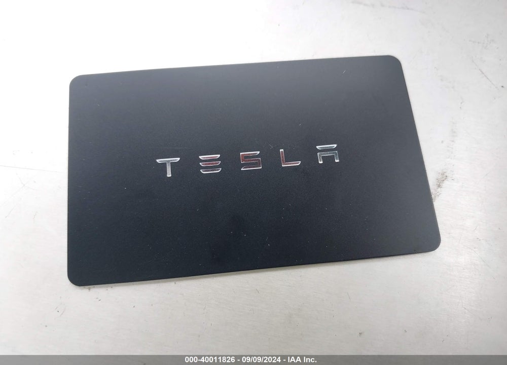 2024 TESLA MODEL Y VIN: 7SAYGDED7RF099550