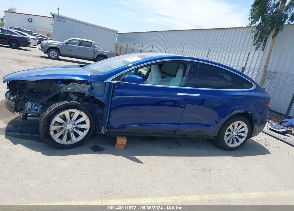 2016 TESLA MODEL X VIN: 5YJXCBE27GF008152