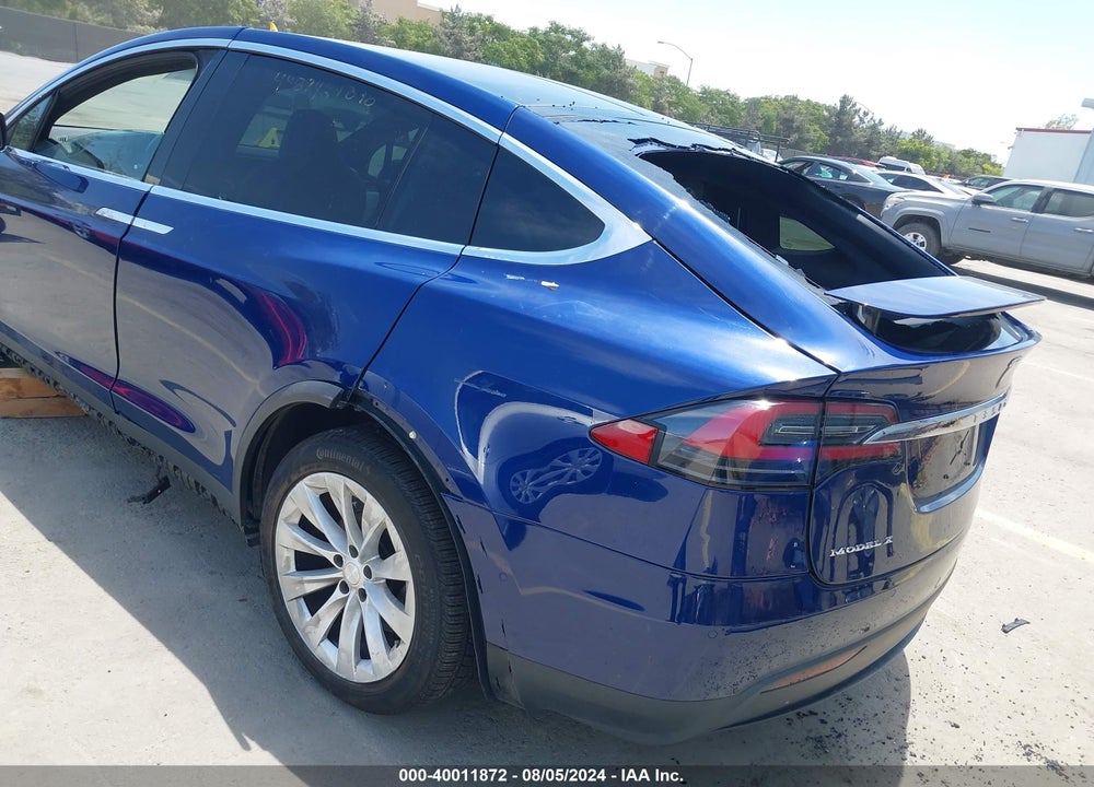 2016 TESLA MODEL X VIN: 5YJXCBE27GF008152
