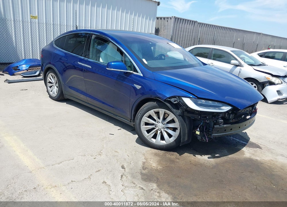 2016 TESLA MODEL X VIN: 5YJXCBE27GF008152
