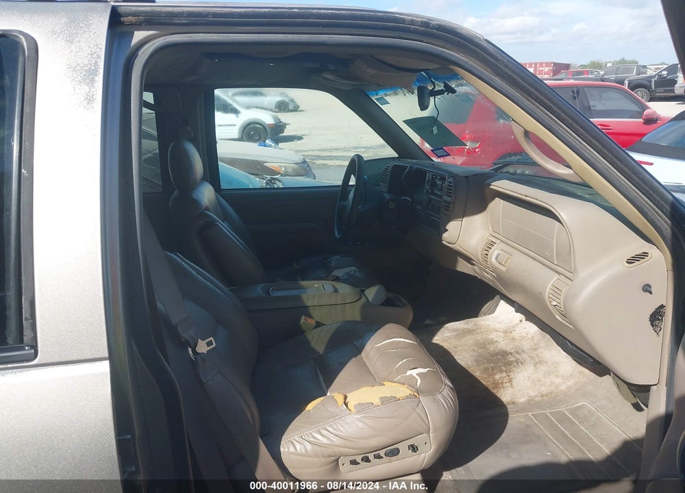 1999 GMC YUKON SLE VIN: 1GKEK13R1XJ770779