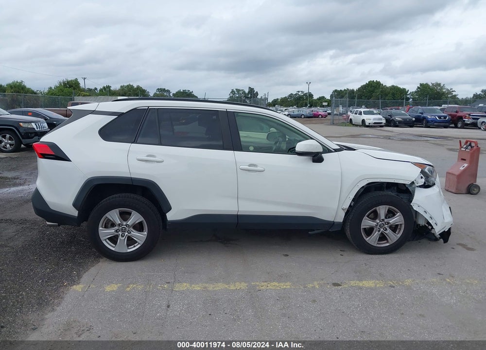 2019 TOYOTA RAV4 XLE VIN: JTMW1RFV7KD015329
