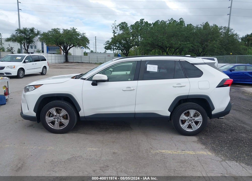 2019 TOYOTA RAV4 XLE VIN: JTMW1RFV7KD015329