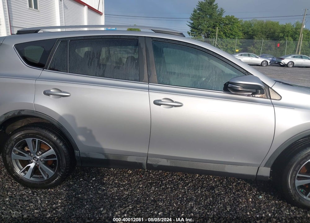 2017 TOYOTA RAV4 XLE VIN: 2T3WFREVXHW318085