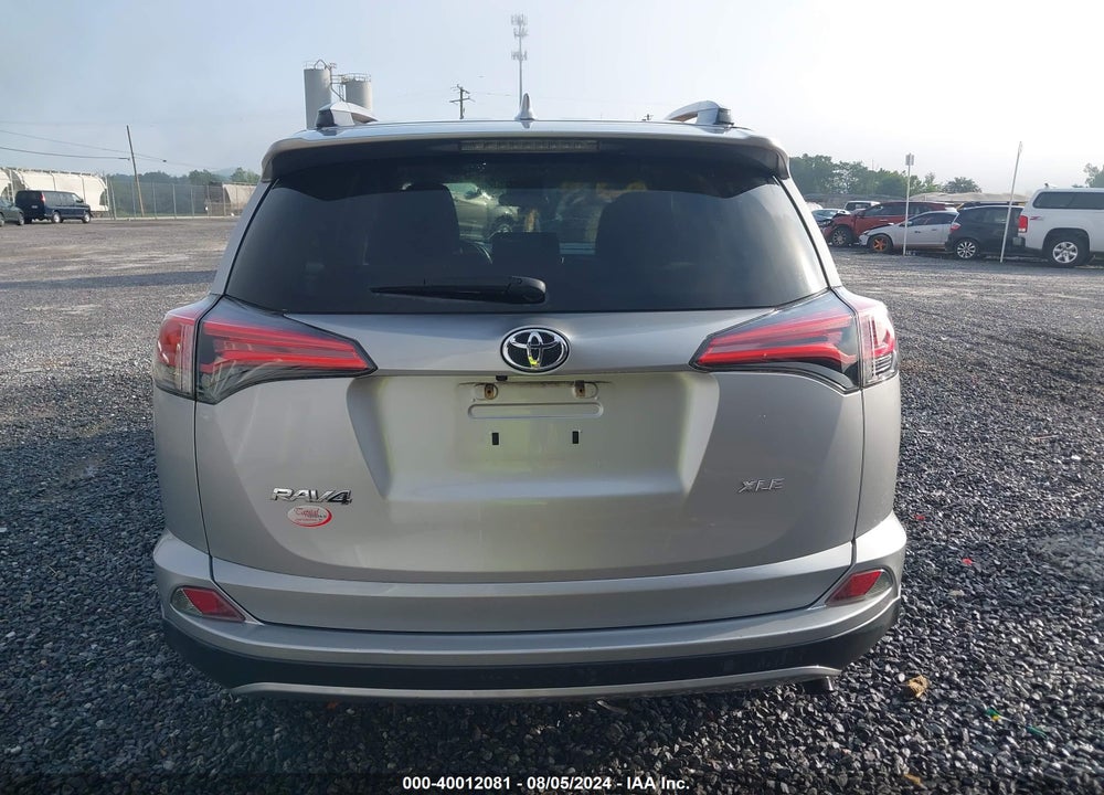 2017 TOYOTA RAV4 XLE VIN: 2T3WFREVXHW318085