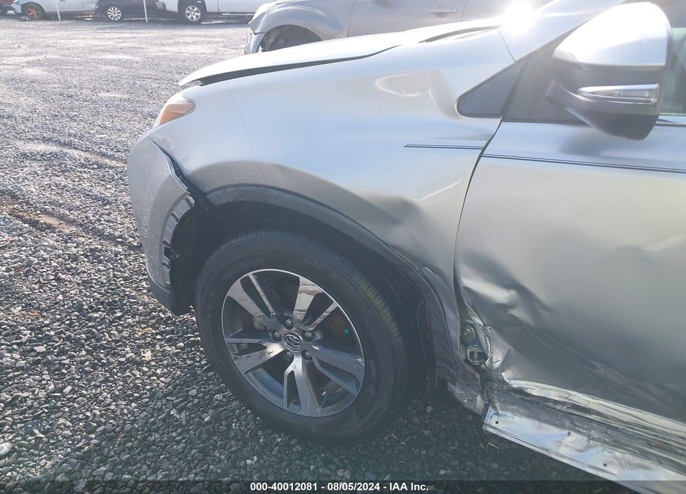 2017 TOYOTA RAV4 XLE VIN: 2T3WFREVXHW318085