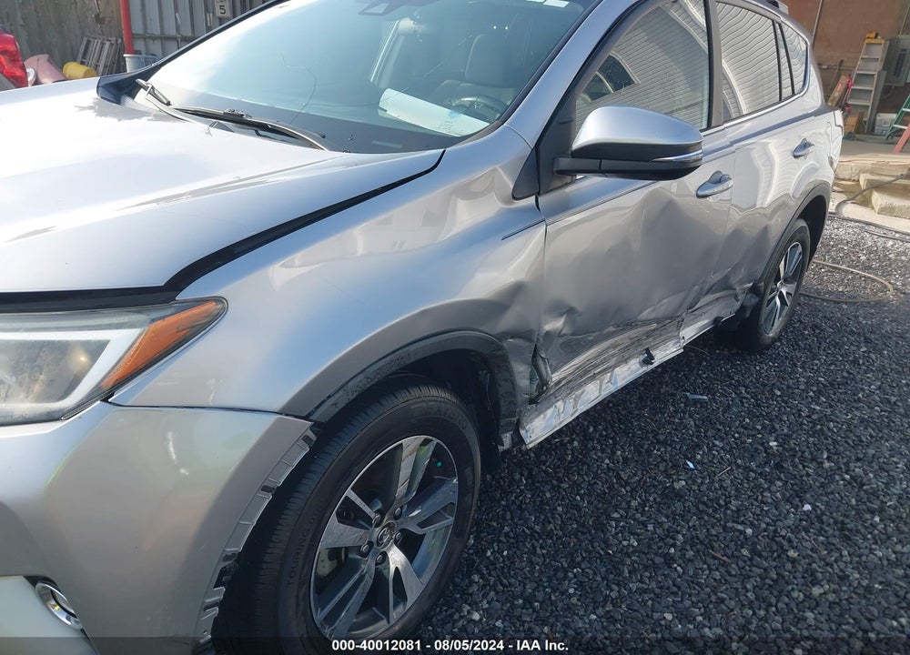 2017 TOYOTA RAV4 XLE VIN: 2T3WFREVXHW318085