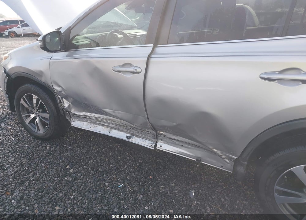 2017 TOYOTA RAV4 XLE VIN: 2T3WFREVXHW318085