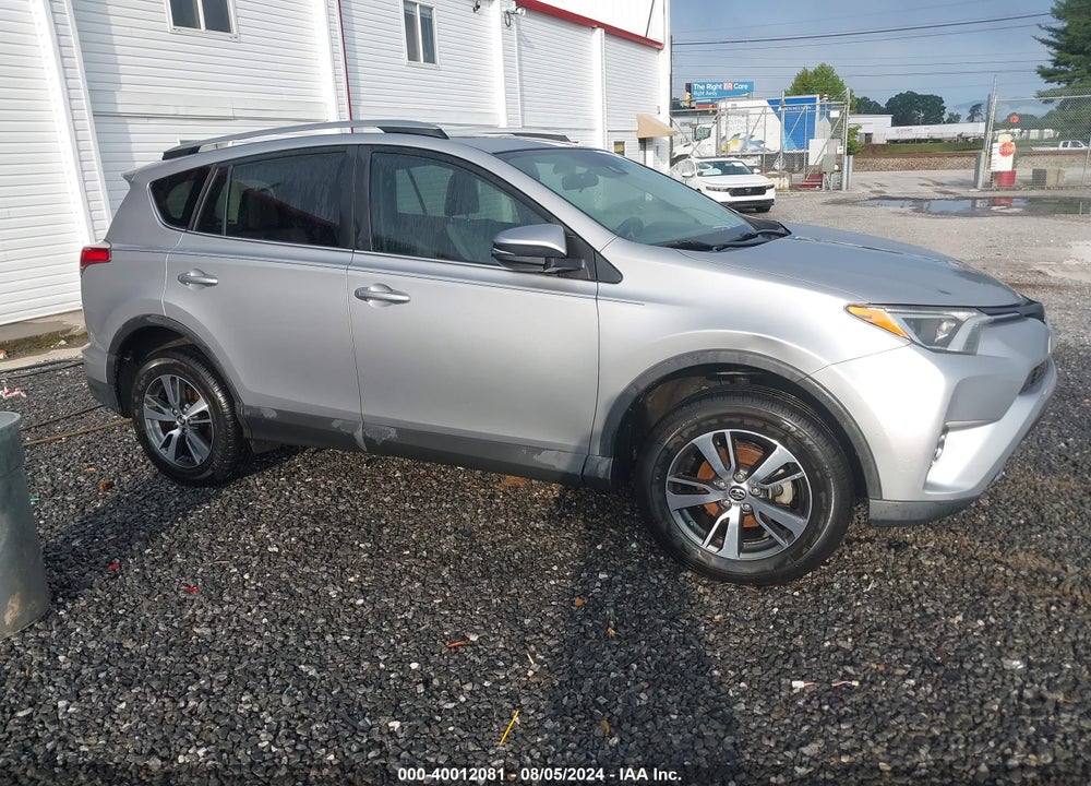 2017 TOYOTA RAV4 XLE VIN: 2T3WFREVXHW318085