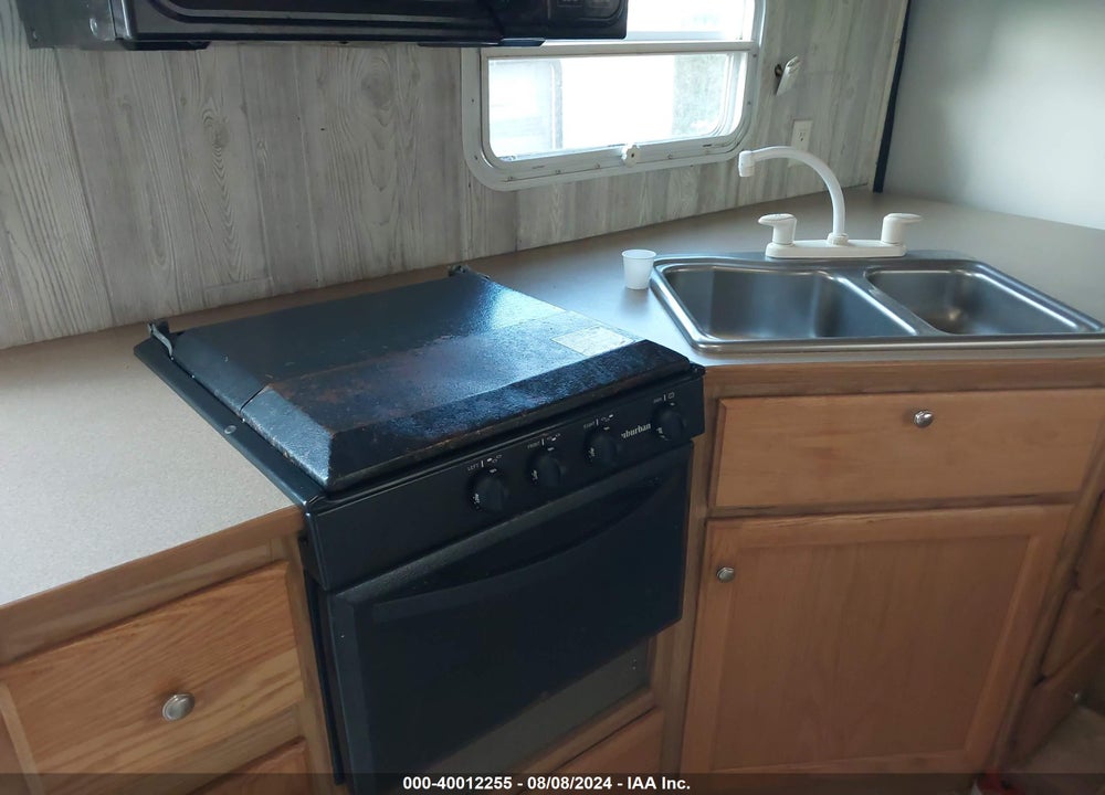 2005 AMERICAN CAMP F320ES VIN: 5M6FE32205S001594
