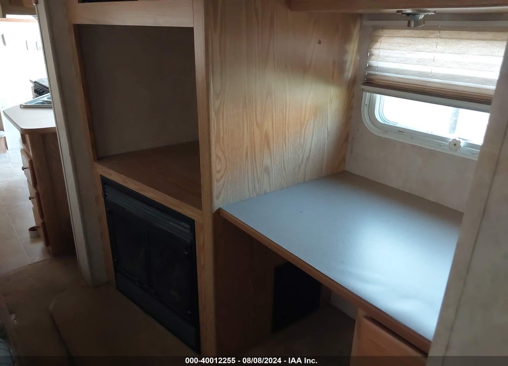 2005 AMERICAN CAMP F320ES VIN: 5M6FE32205S001594