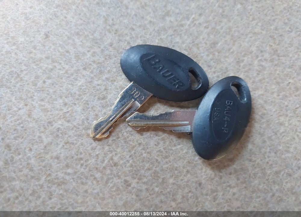 2005 AMERICAN CAMP F320ES VIN: 5M6FE32205S001594