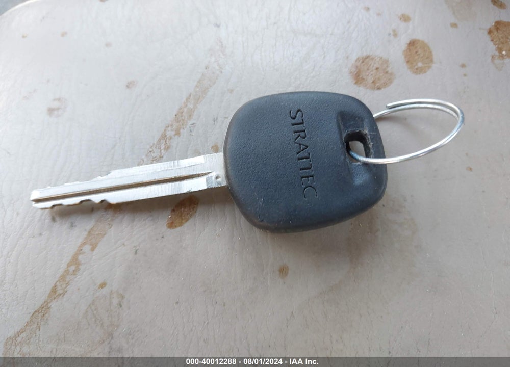 2005 TOYOTA COROLLA CE VIN: 1NXBR32E15Z444489