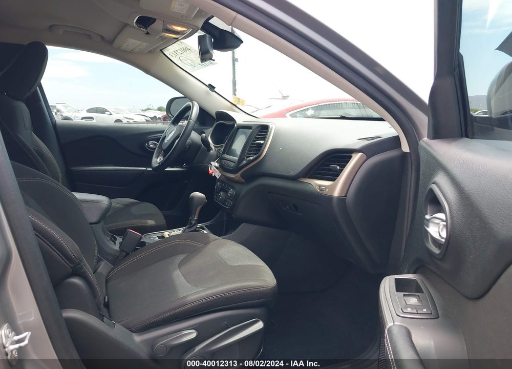 2015 JEEP CHEROKEE LATITUDE VIN: 1C4PJLCB8FW590464