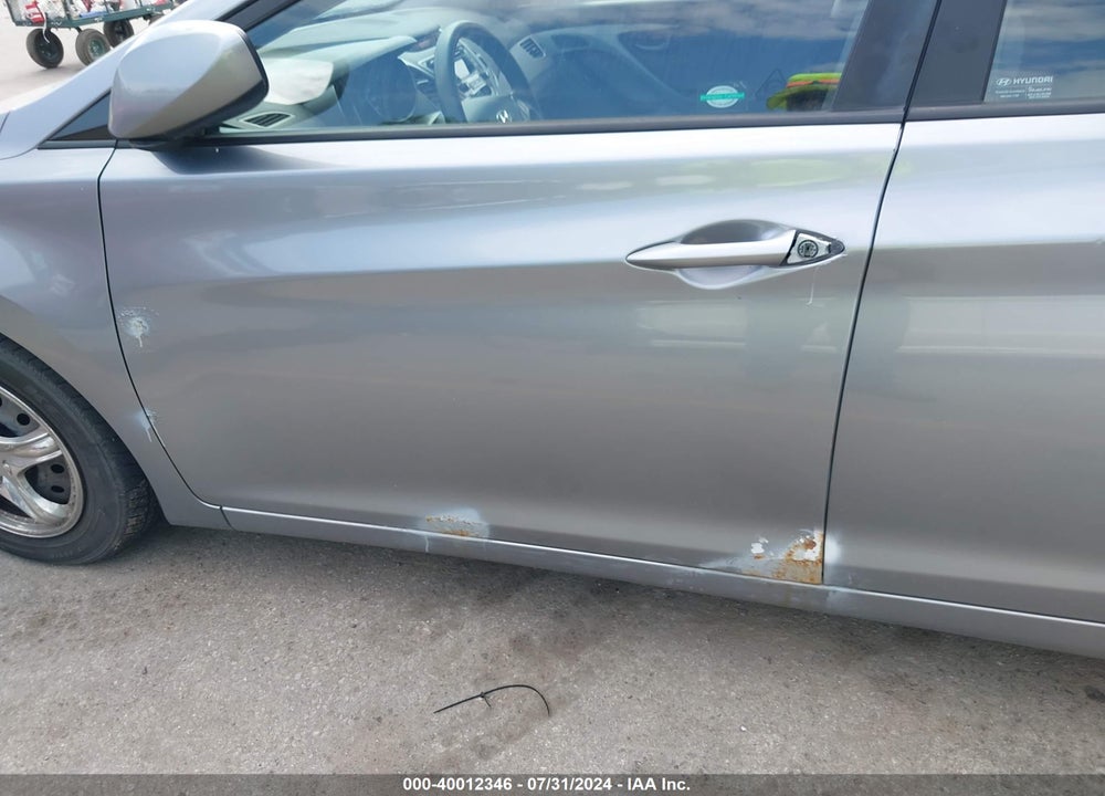 2016 HYUNDAI ELANTRA VIN: 5NPDH4AE9GH677377