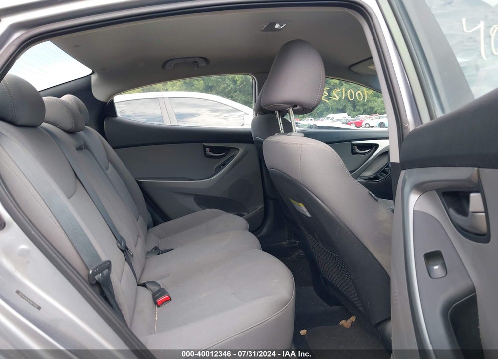 2016 HYUNDAI ELANTRA VIN: 5NPDH4AE9GH677377