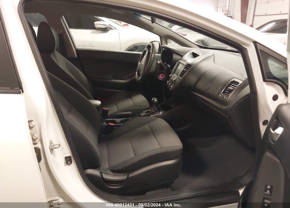 2018 KIA FORTE VIN: 3KPFL4A7XJE274836