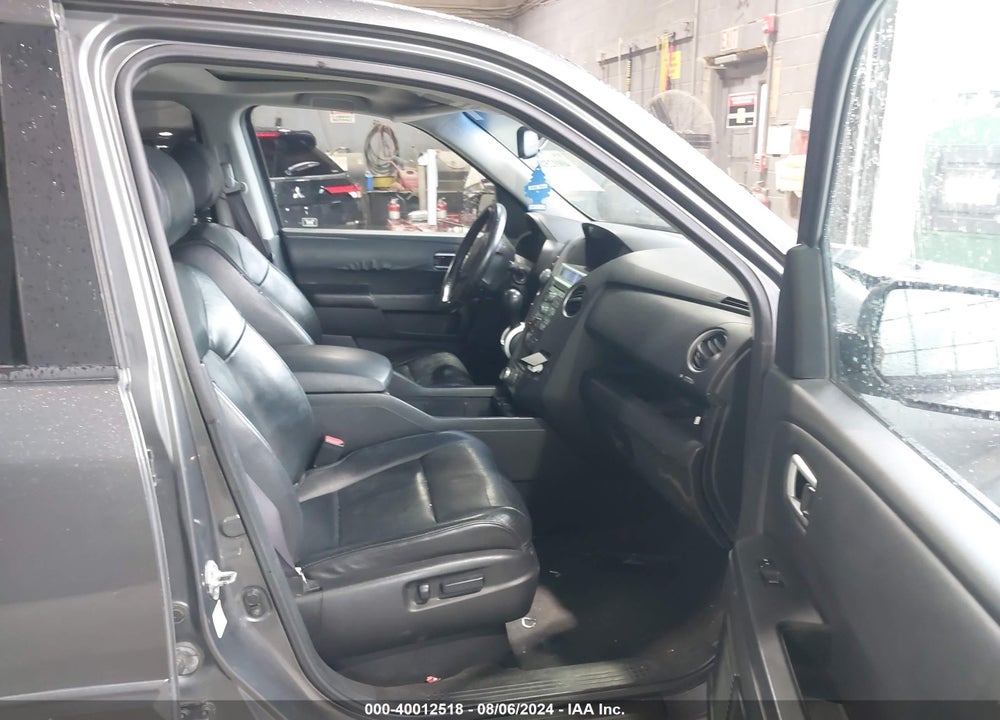 2011 HONDA PILOT EX-L VIN: 5FNYF4H77BB022429