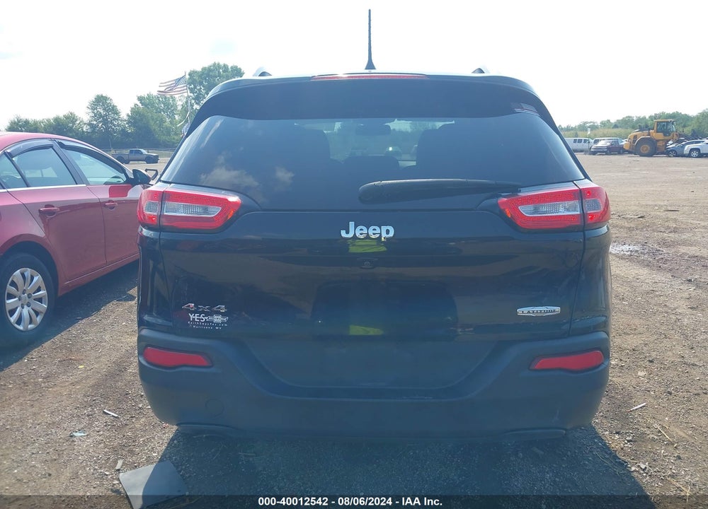 2017 JEEP CHEROKEE LATITUDE 4X4 VIN: 1C4PJMCB8HD220460