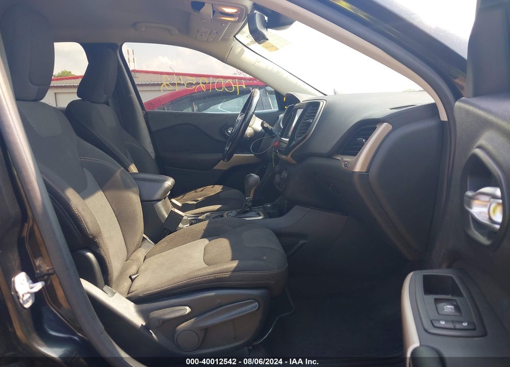 2017 JEEP CHEROKEE LATITUDE 4X4 VIN: 1C4PJMCB8HD220460